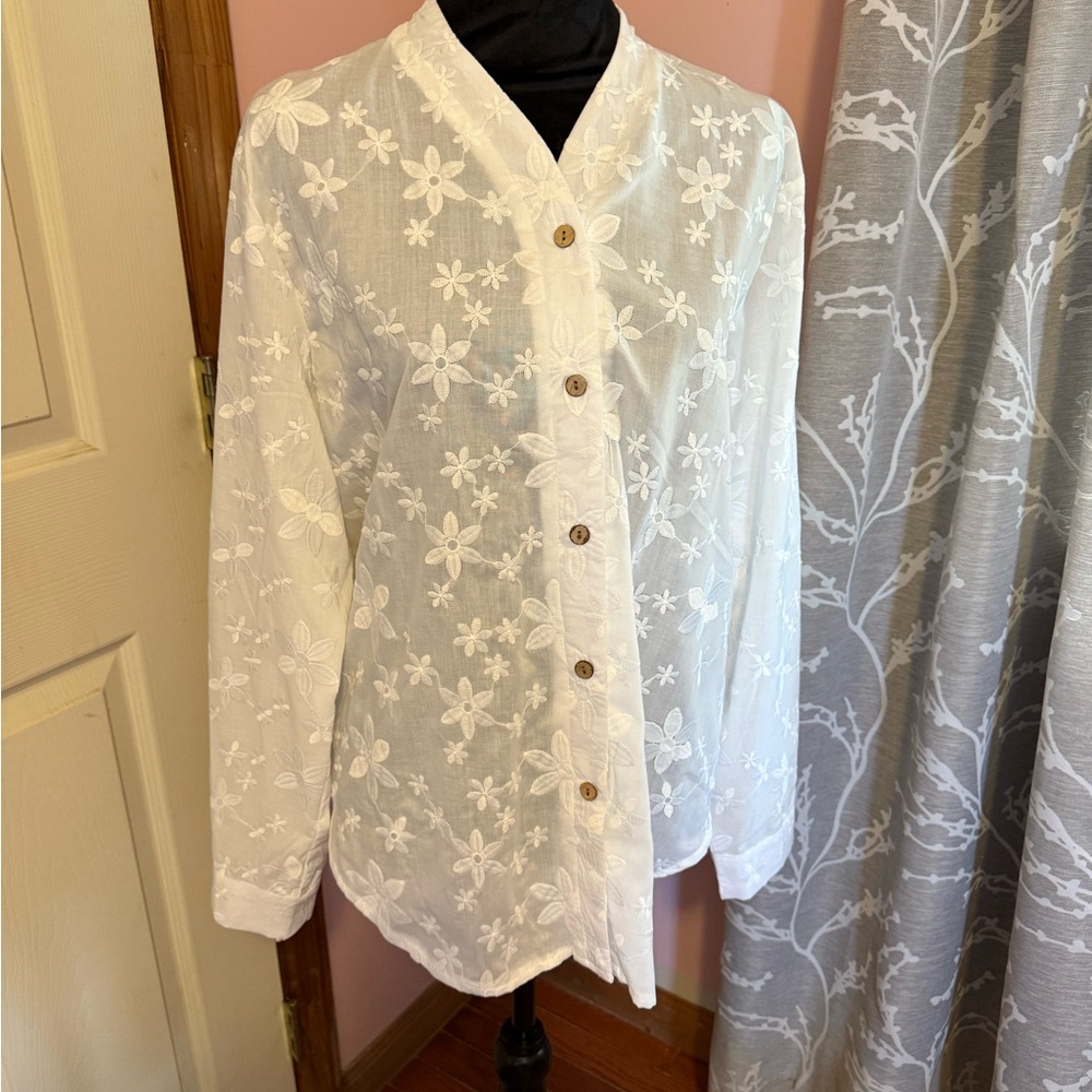 Extra large ladies bully embroidered top,
